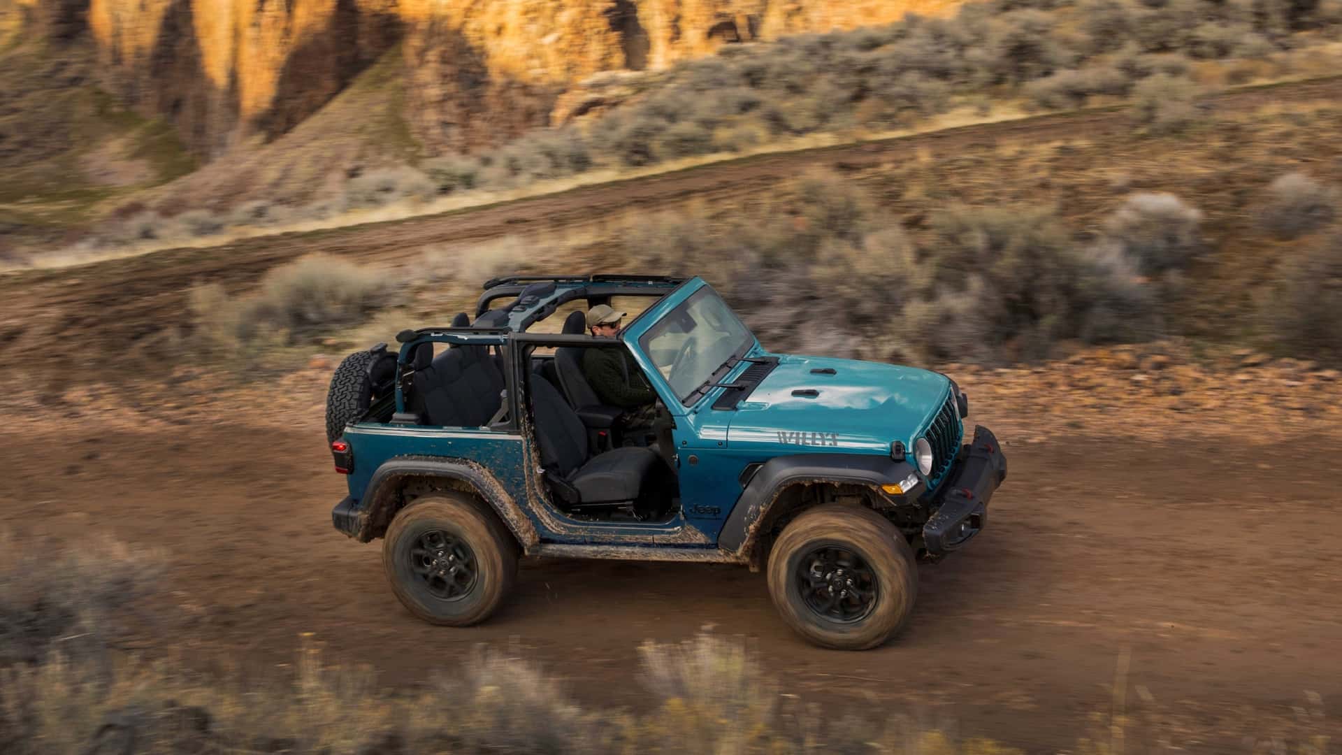 Jeep Brand Debuts Bikini Exterior Paint Color on New 2024 Wrangler, Adds Punk’n Exterior Paint Color to Gladiator